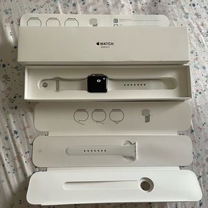 Apple Watch Series 3 42mm Silver (GPS)